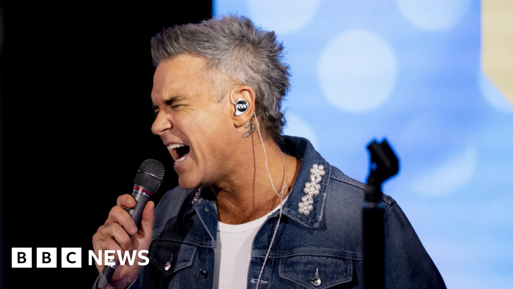Superfan's shock at Robbie Williams call, 30 years on