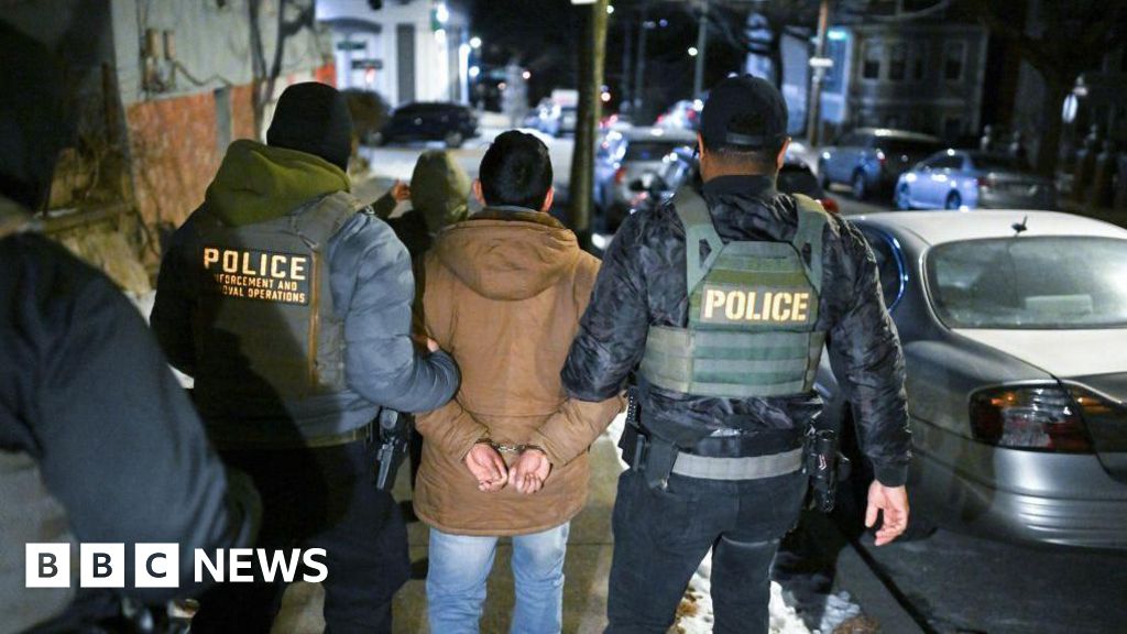 Fear among migrants as Trump administration raids ramp up