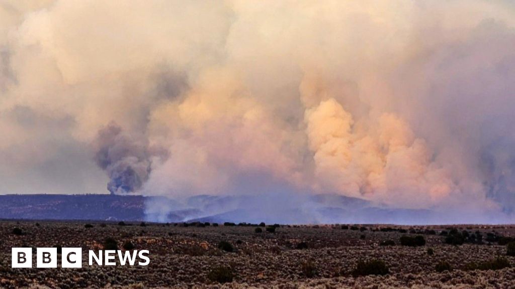Grand Canyon Evacuations: Wildfires Rage as Arizona Faces Record-Breaking Heatwave