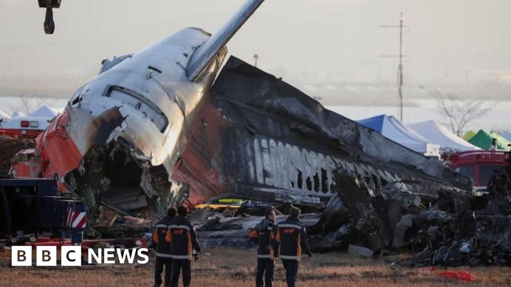 Flight data and cockpit voice recorders from the South Korean passenger plane that crashed last month stopped recording four minutes before the disast