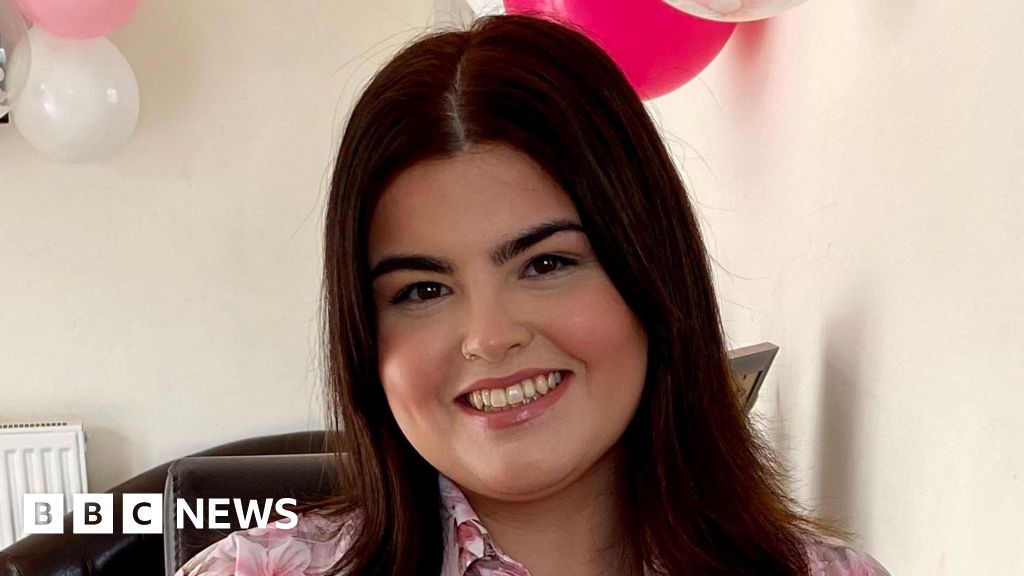 I had psychosis at 15 - now I'm a mental health nurse so I can help others like me