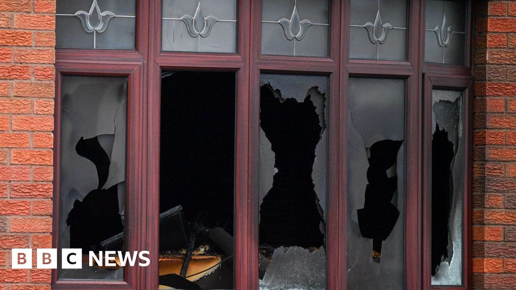 Four Migrants Burned to Death in Deliberate Arson Attack on Van in Southern Italy