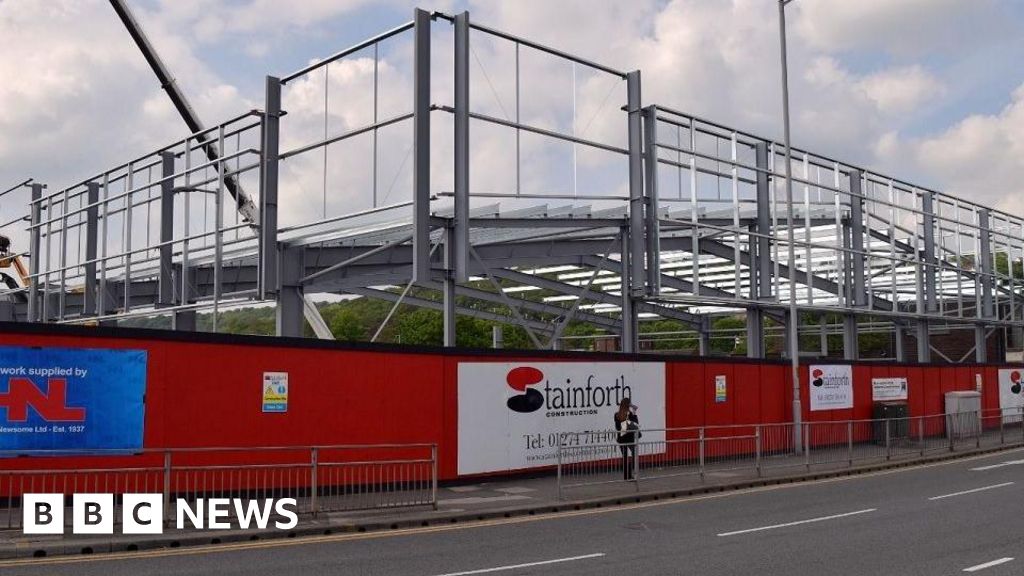 Shipley Home Bargains store to display smaller signs BBC News