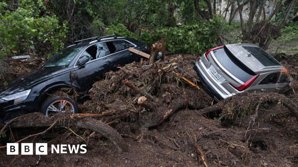 Texas floods death toll climbs to more than 100