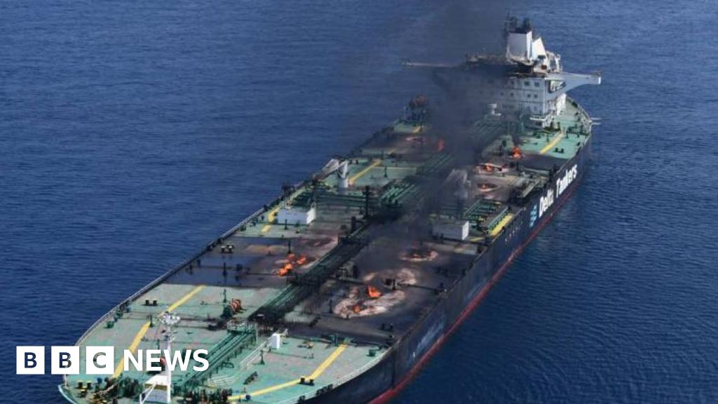 Operation to prevent major Red Sea oil spill under way