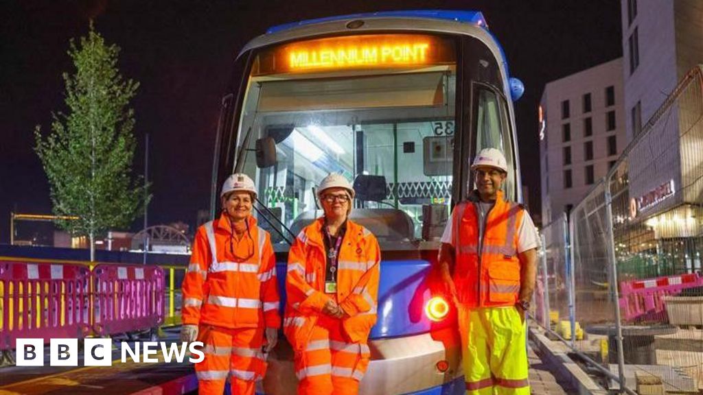 West Midlands Metro Trams Complete First Test on Eastside Extension to Birmingham Stadium