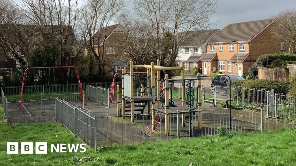 Council seeks Ivybridge families to help improve play area