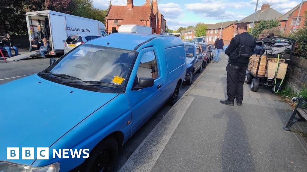 Chester: Daniel Day-Lewis film shoot ticketed by traffic wardens