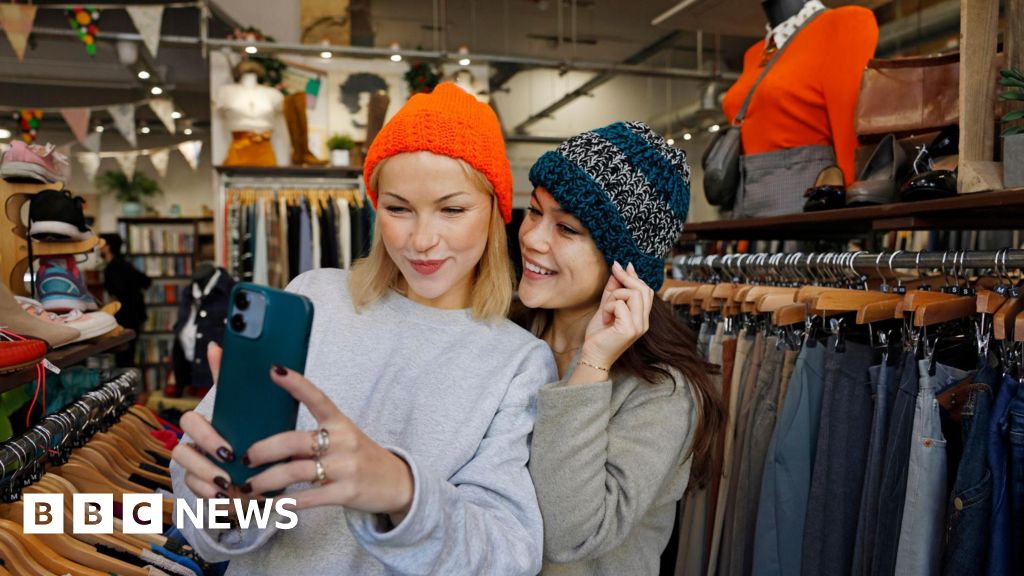 Unlimited contactless cards may lead to spending without thinking