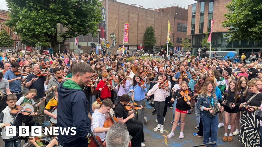 Thousands Join Belfast, Manchester Traditional Music Celebrations