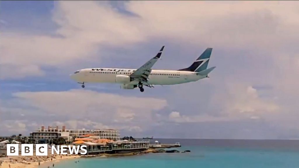 WestJet flight from Toronto makes hard landing in the Caribbean thumbnail