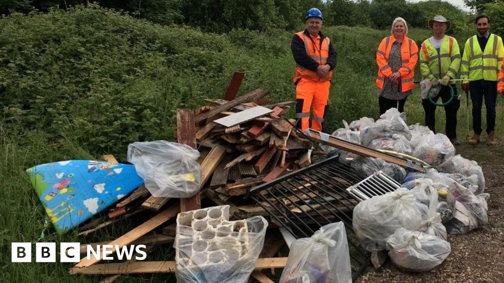 Walsall's unemployed 'should be made to pick up litter' BBC News