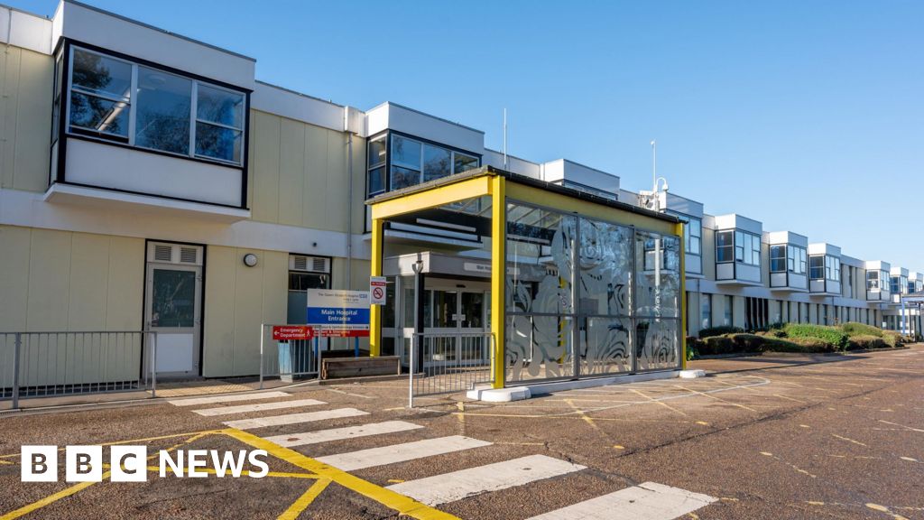 When will the crumbling King's Lynn hospital be rebuilt?