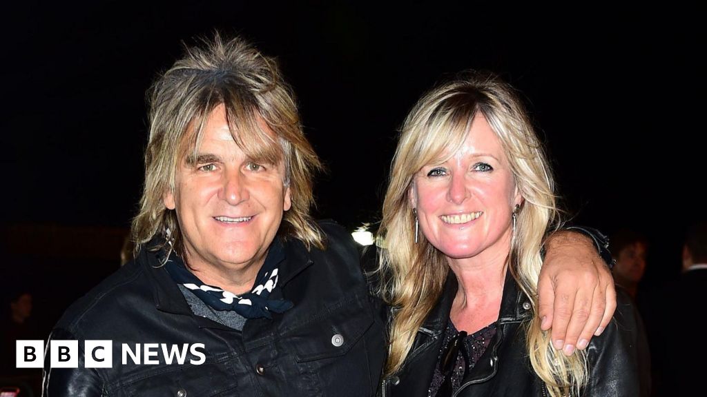 'My heart is forever broken' says Mike Peters' wife