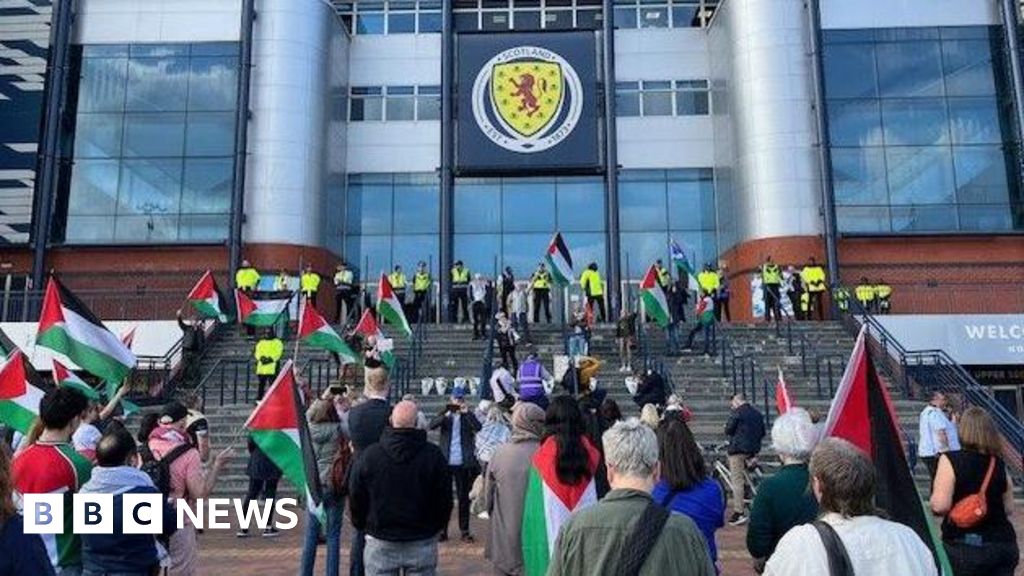 Protesters gather ahead of Scotland v Israel match