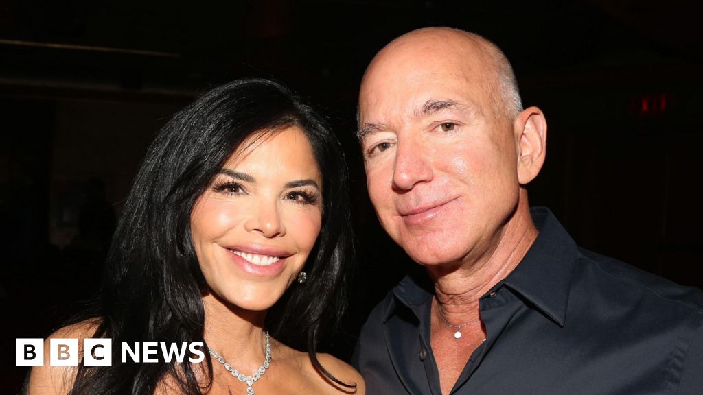Who is Lauren Sanchez, the woman marrying Amazon founder Jeff Bezos?