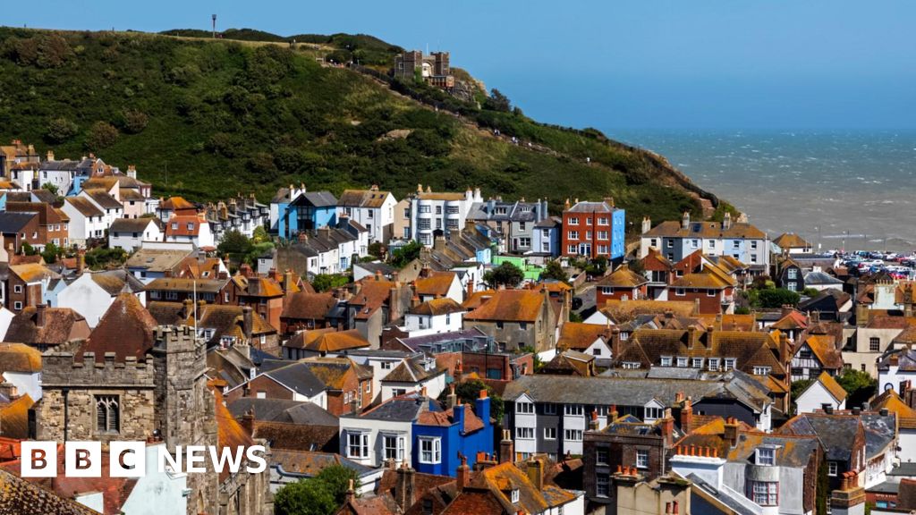 Hastings Council leader asks people to offer spare rooms amid housing