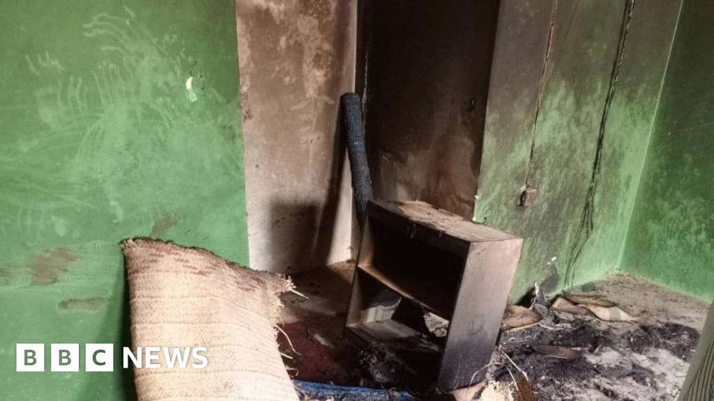 Hívők rekedtek a nigériai mecsetben és felgyújtottak