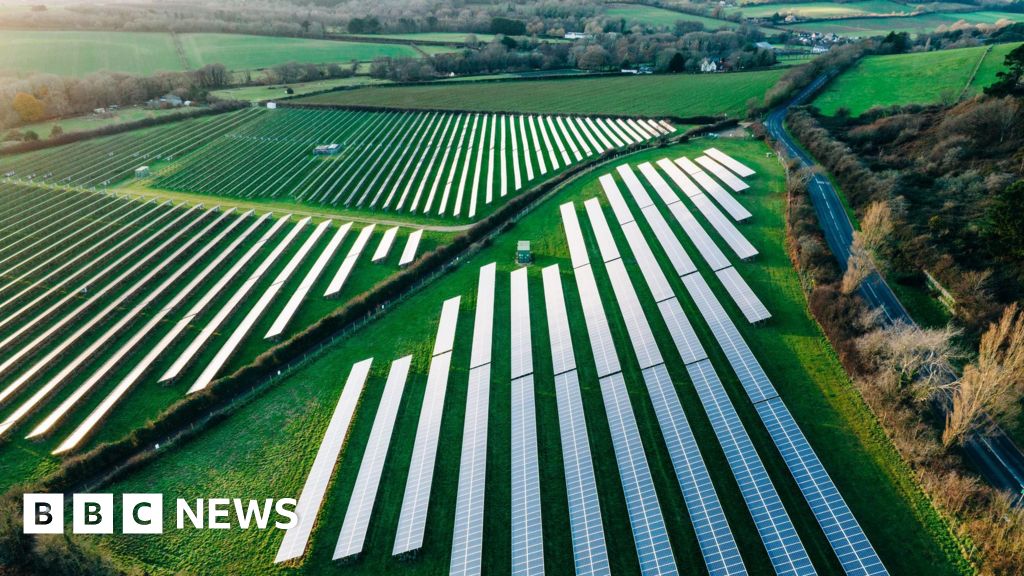 bbc.co.uk - Charis Scott-Holm - Heckington solar farm approved despite public objection
