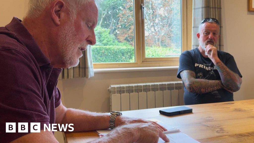 bbc.co.uk - Jon Lockhart - Guernsey solar panel complainer now 'supporter of plan