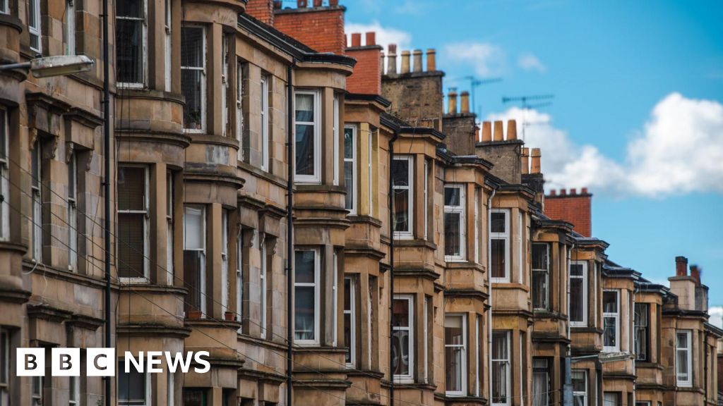 Dewan meminta pemilik rumah kosong di Glasgow untuk menjual properti mereka