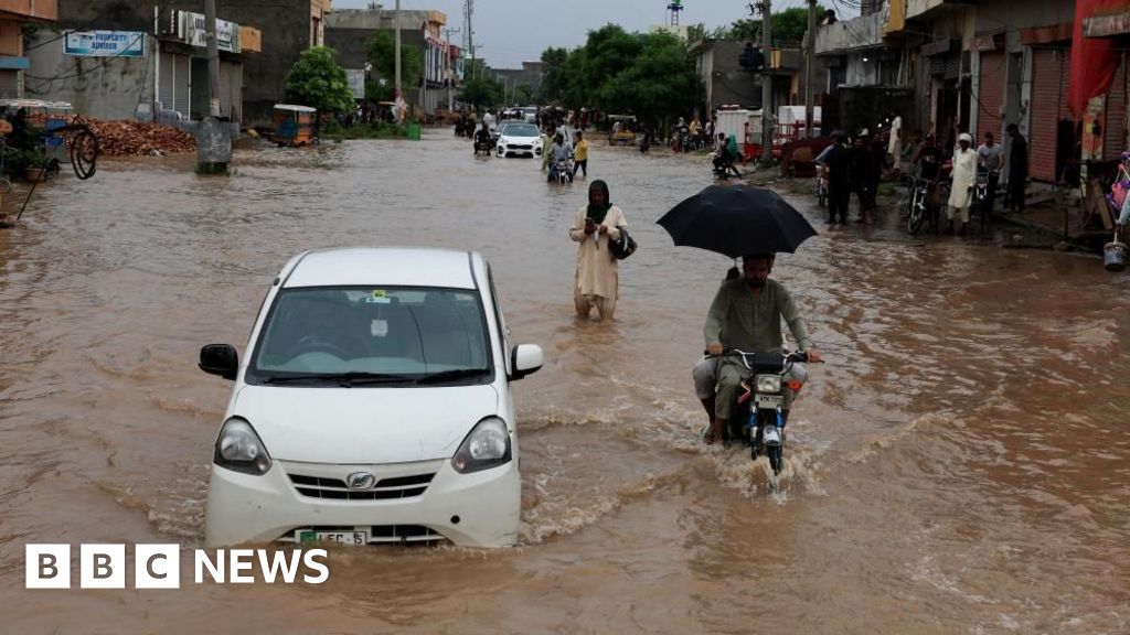 Thousands evacuated as 'exceptionally high' flooding devastates parts of Pakistan's Punjab