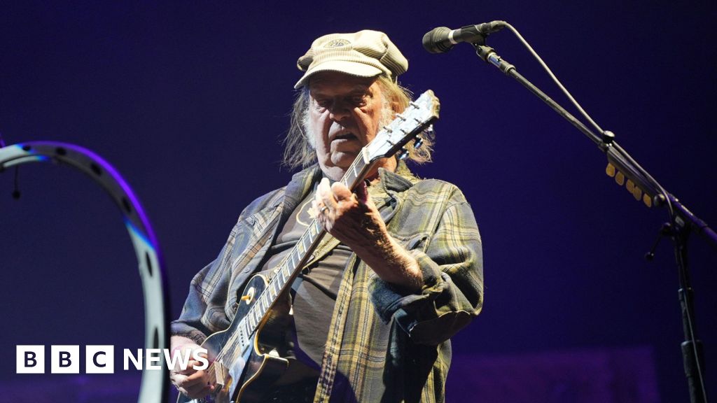 Neil Young to headline Blenheim Palace summer music fest