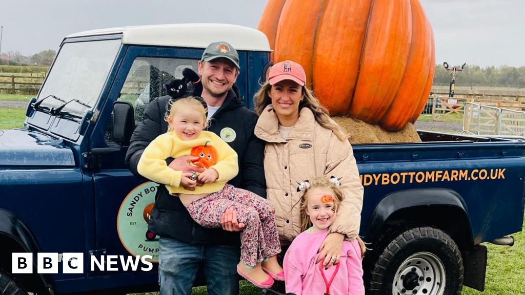 bbc.co.uk - Holly Phillips - Half of Hedon farm Halloween pumpkin crop ruined by heatwaves