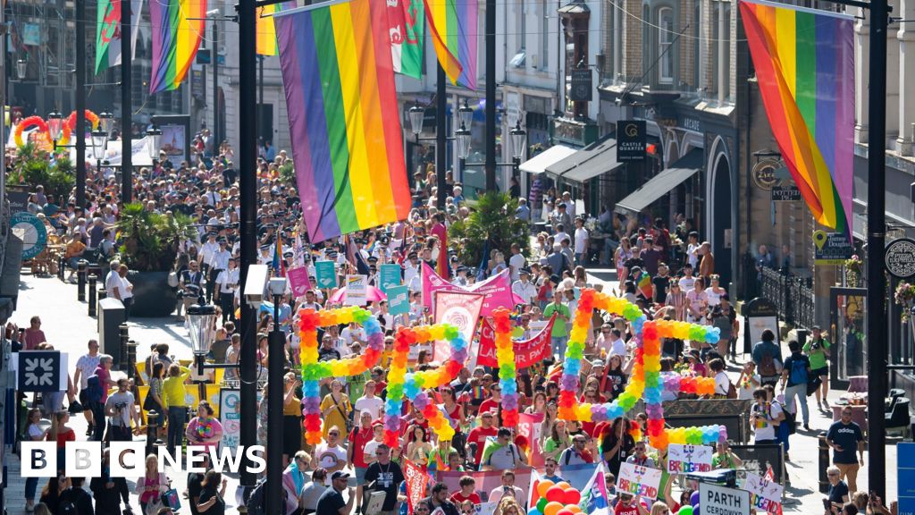 UK Pride Events Ban Political Parties After Supreme Court Gender Ruling