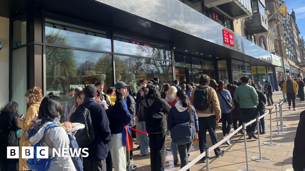 Queues from early hours as Uniqlo opens in Edinburgh