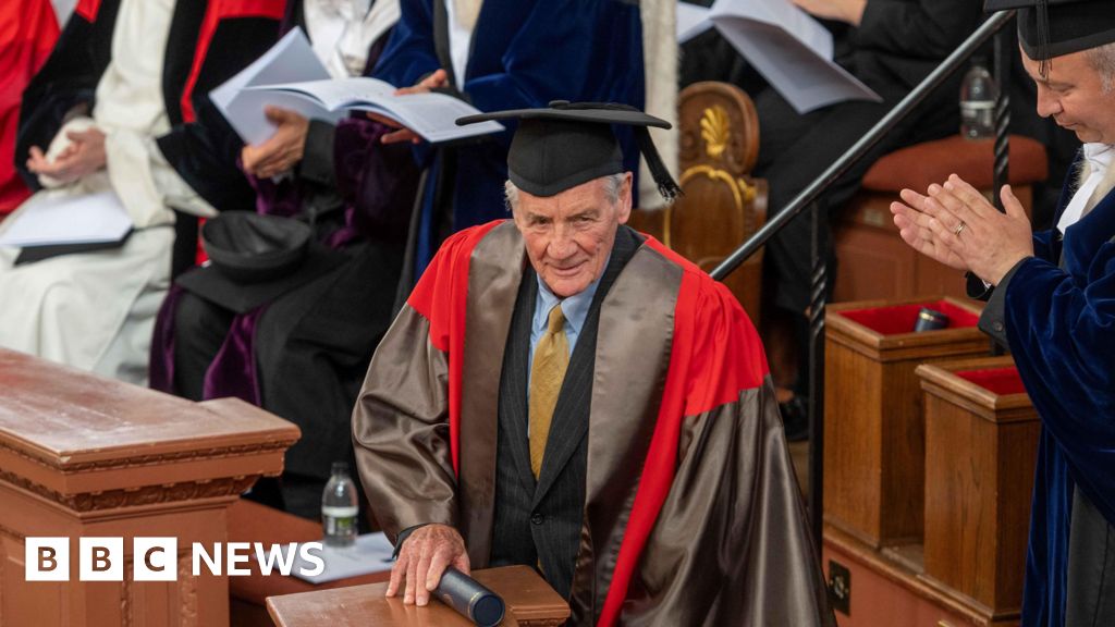 Sir Michael Palin awarded honorary Oxford degree amid Gaza protest