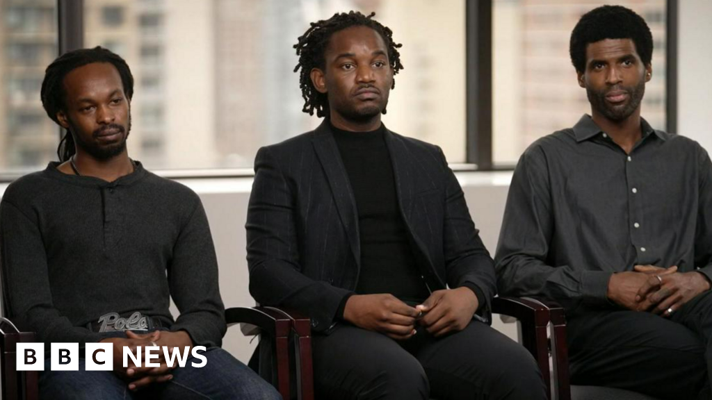 Трима черни мъже заведоха дело срещу American Airlines твърдейки че