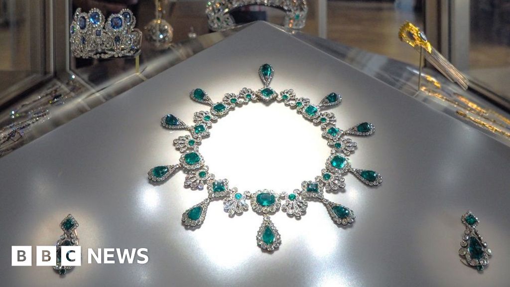 Can France retrieve its priceless crown jewels - or is it too late?