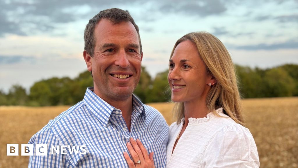 King's nephew Peter Phillips engaged to NHS nurse