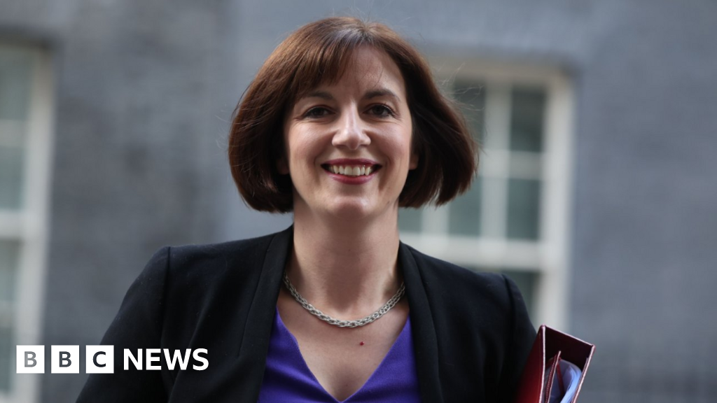 UK Labour Faces Deputy Leadership Race After Rayner Resignation