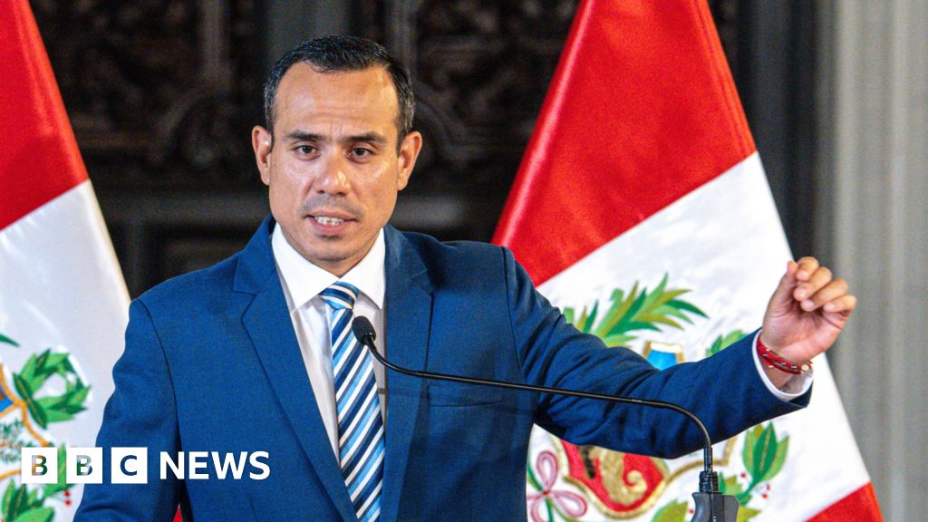 Конгресът на Перу гласува за импийчмънт на временния президент Хосе