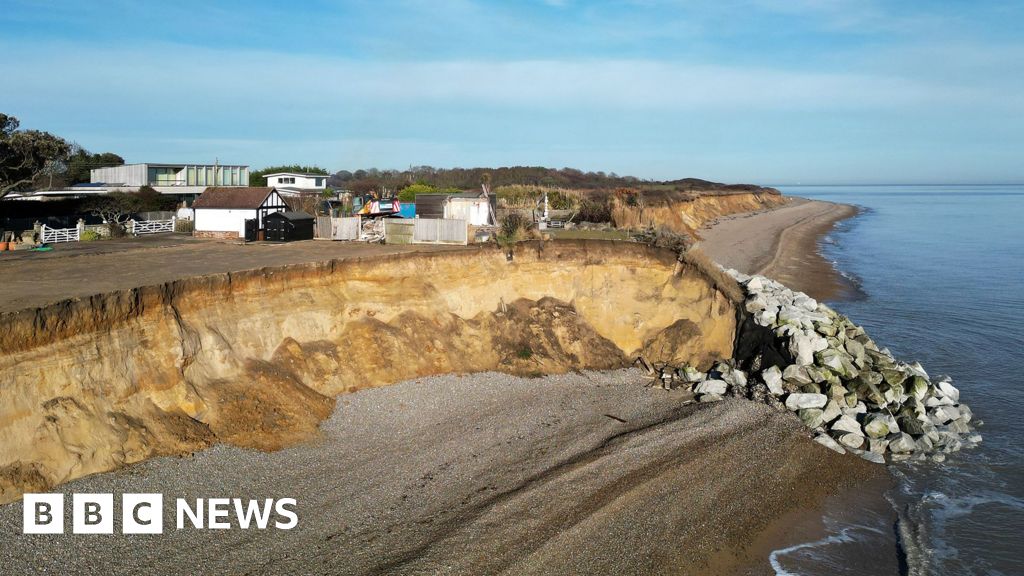 Erosion victim warns 'trauma tourists' to stay away