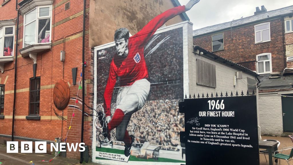 bbc.co.uk - Richard Stead - Mural for England 1966 World Cup-winning hero Sir Geoff Hurst
