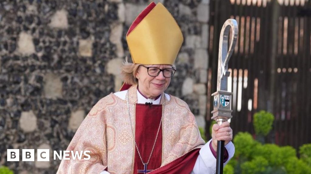 Archbishop prays for Middle East peace in first Easter sermon