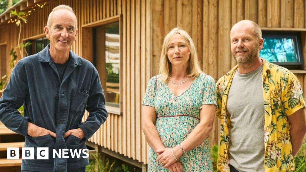 Pembrokeshire couple must live green or eco-home gets torn down