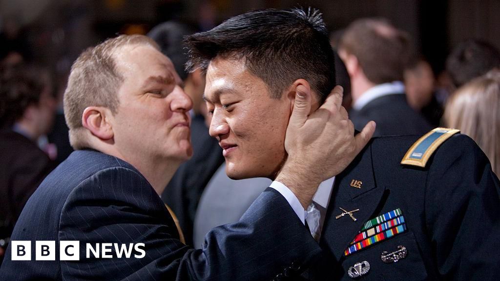 Hundreds of LGBT veterans given honourable discharges from US military