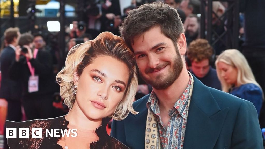 Andrew Garfield premieres Florence Pugh’s cardboard cutout