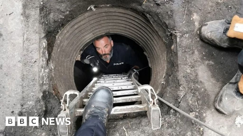 bbc.co.uk - Men sentenced over underground drug farms in Skendleby - BBC News