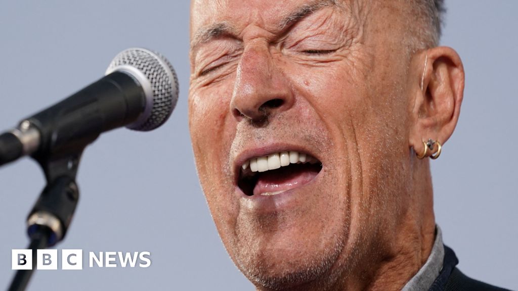 Bruce Springsteen speaks out on North East miners' strike support - BBC News
