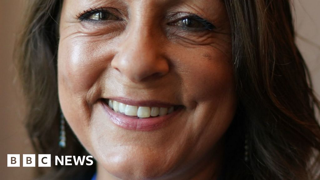 Embattled Reform council leader calls for backing