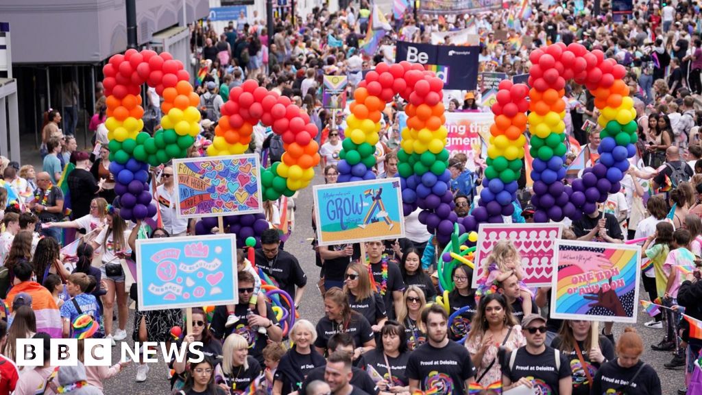 Leeds Pride: Thousands cheer on annual LGBTQ+ celebration - BBC News