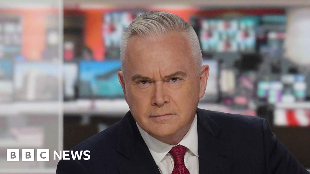 Huw Edwards' BBC pay increased by £40,000 last year