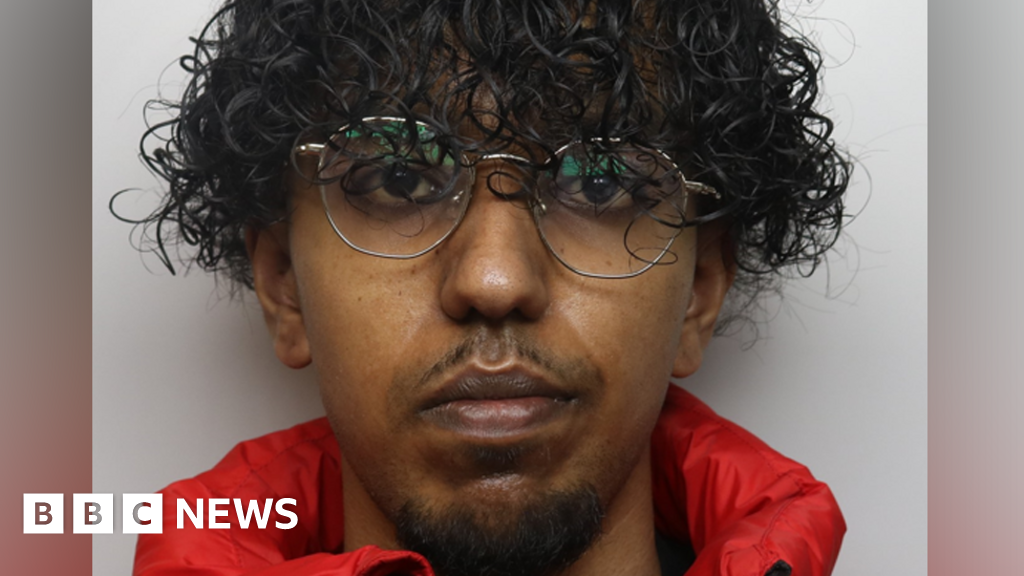 Man jailed for sending girl rape threat online