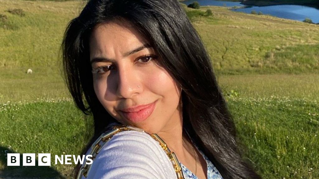 'I vowed to walk down aisle after rare diagnosis'