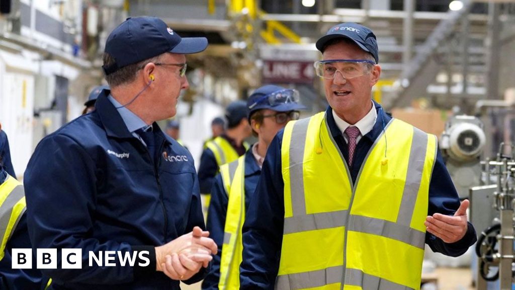 £420 million bill cut for heavy industry as union attacks 'obscene' energy profits